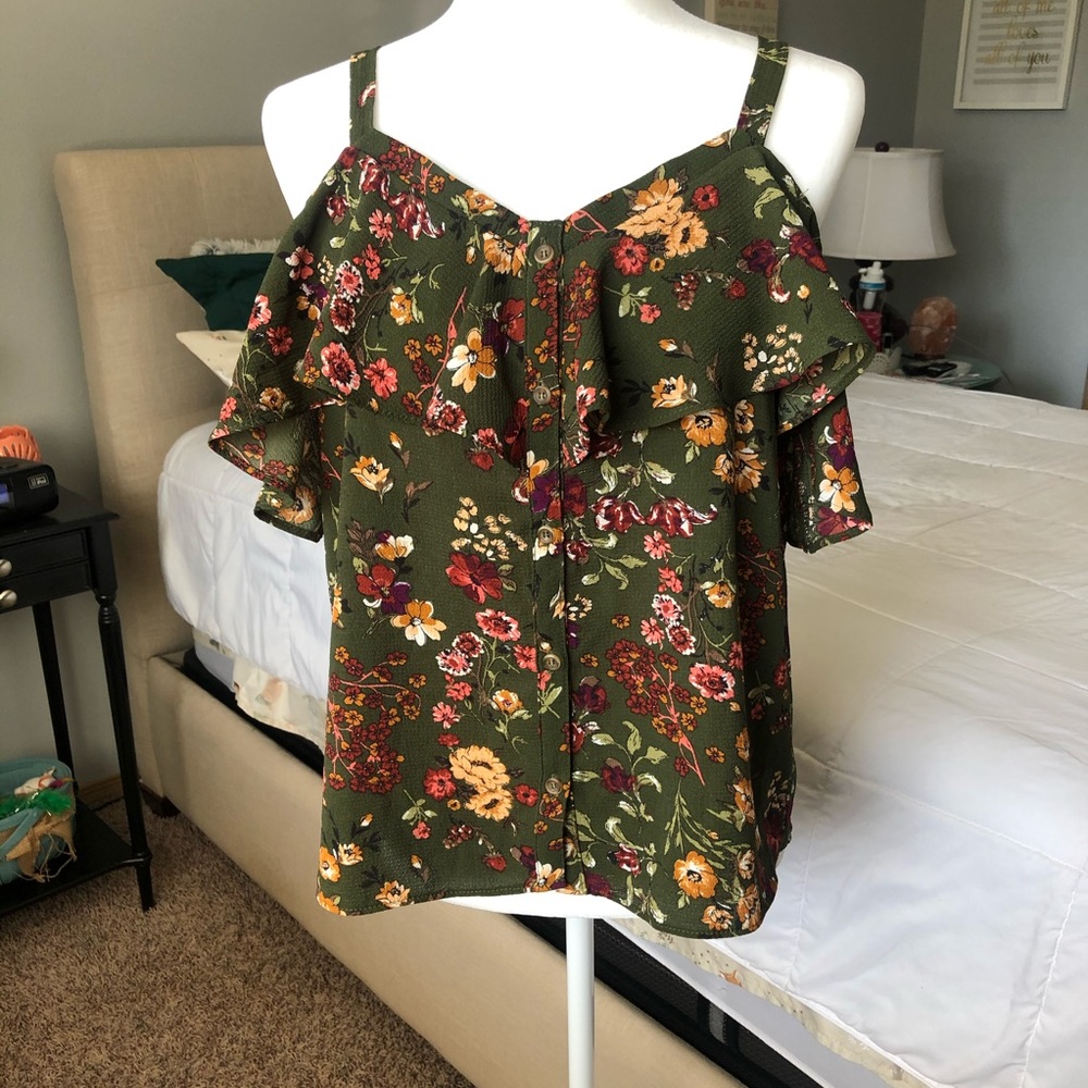 Moa Moa Sz Large Green floral Cold Shoulder Top